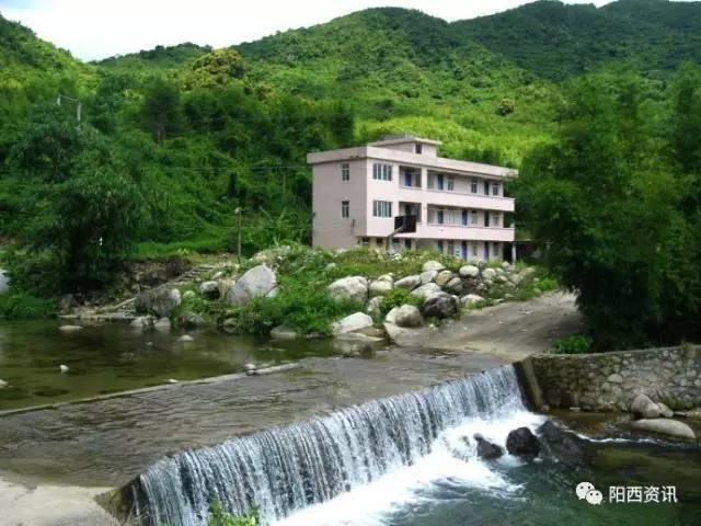 中兴+吴京,友商终于绷不住了。