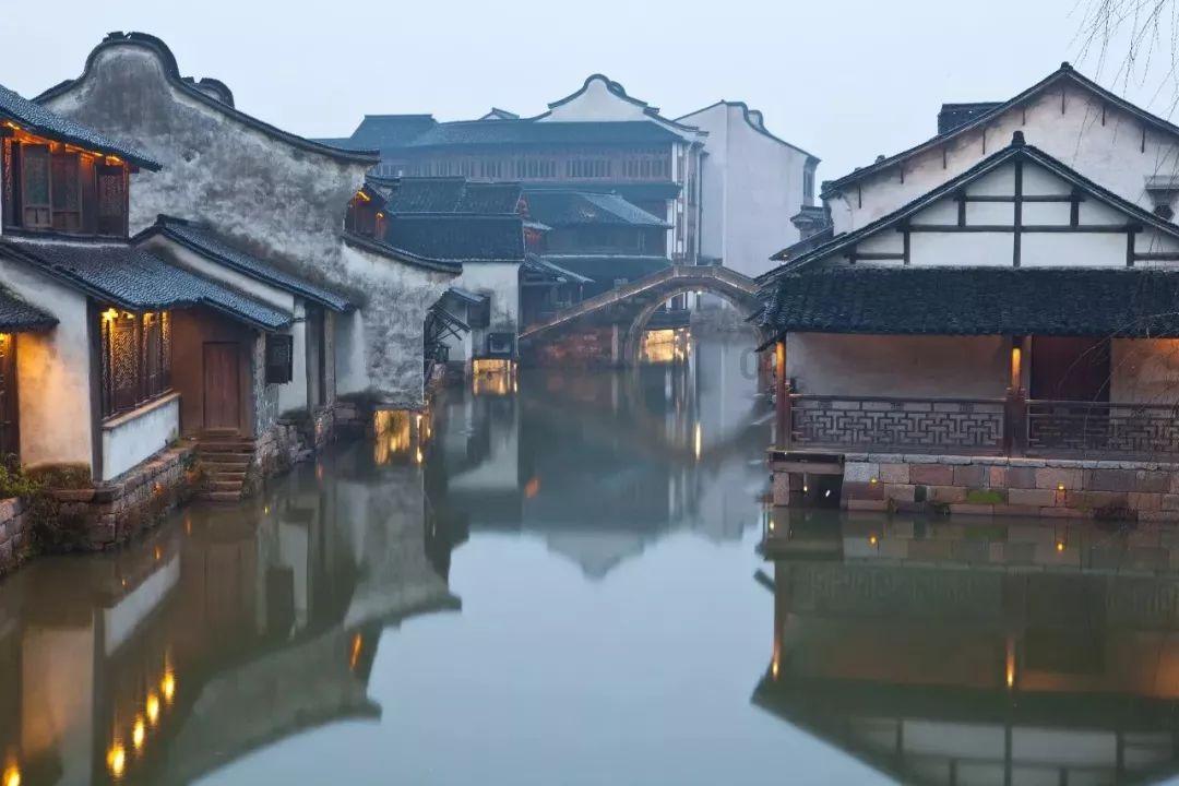 逃离隐秘的洞穴