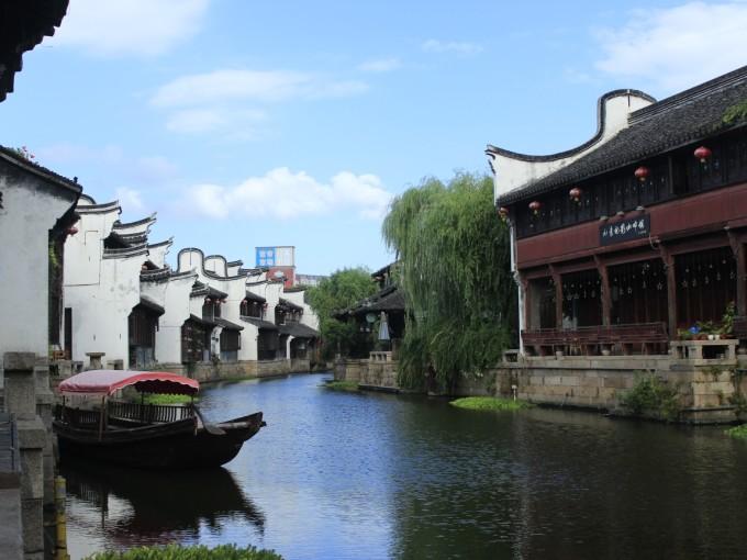 山寨维修店的“坑”千万不要踩！一定认准华为官方服务！